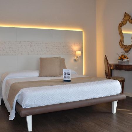 Bed and Breakfast H2O Sirmione Exterior foto